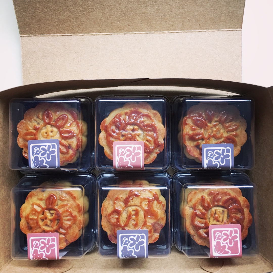 广式月饼——蛋黄莲蓉月饼