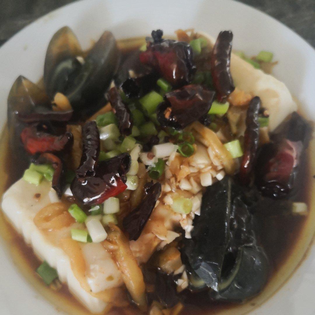 凉拌皮蛋豆腐