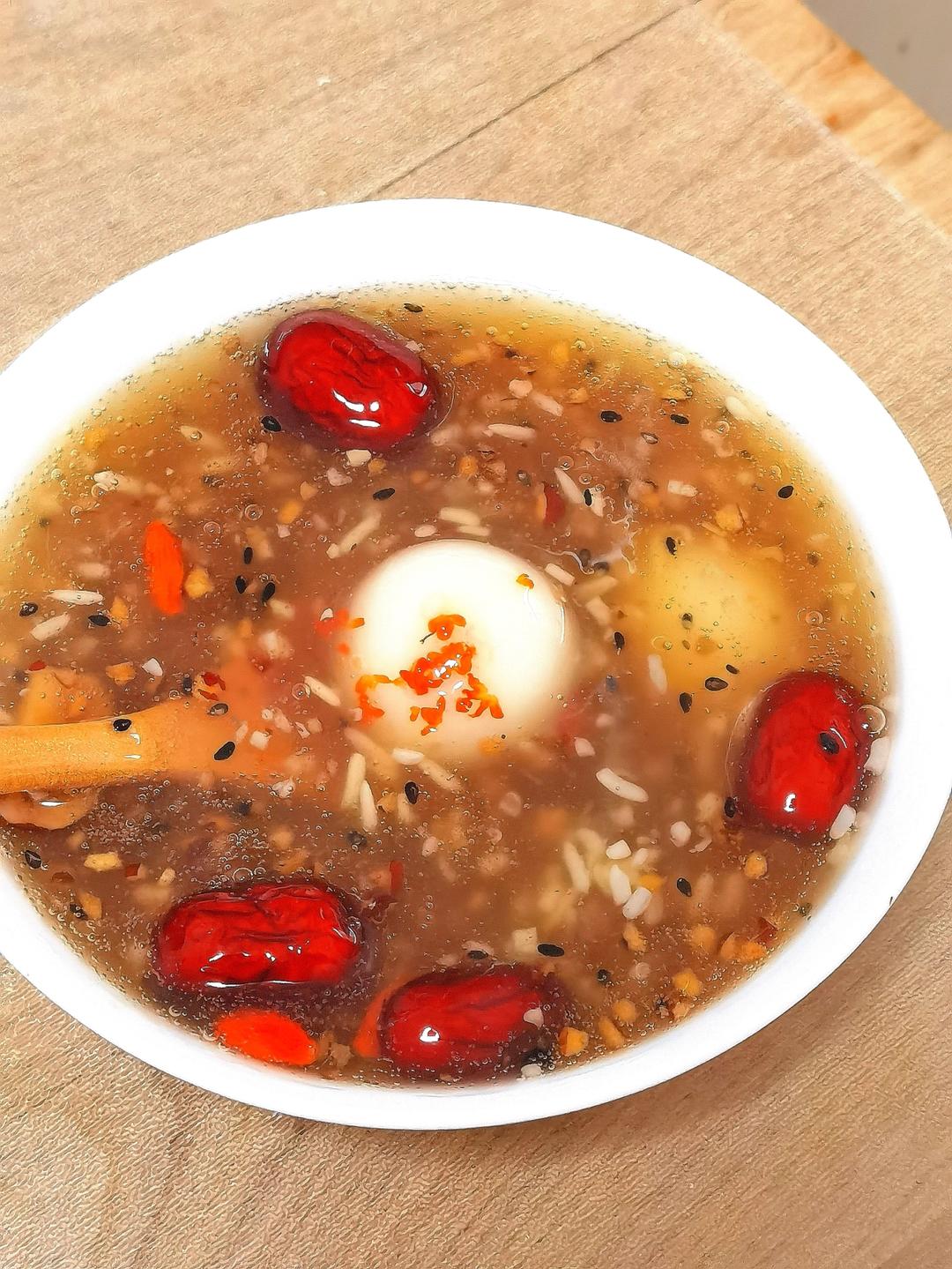 金桂酒酿流沙汤圆