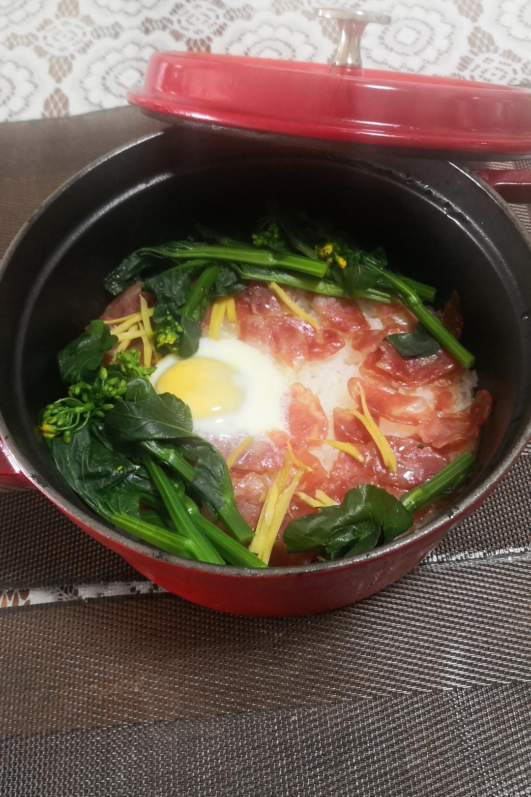 广式腊味煲仔饭