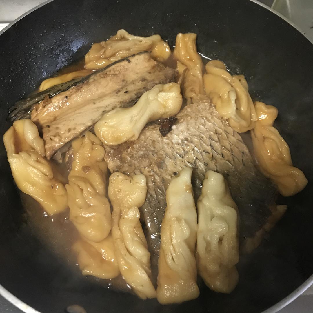 红烧鱼锅卷子的做法