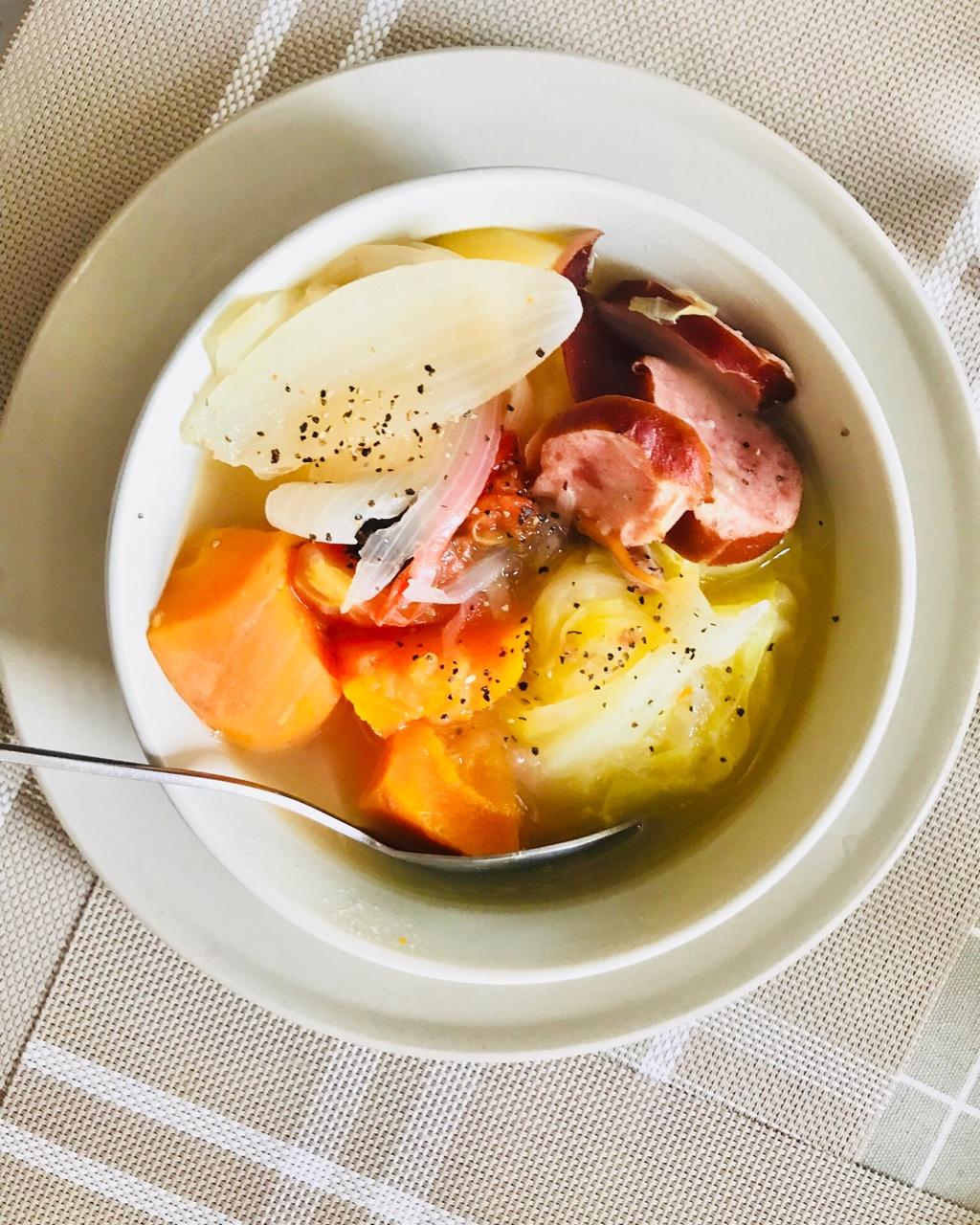 「问题餐厅」鲜甜蔬菜汤・ポトフ