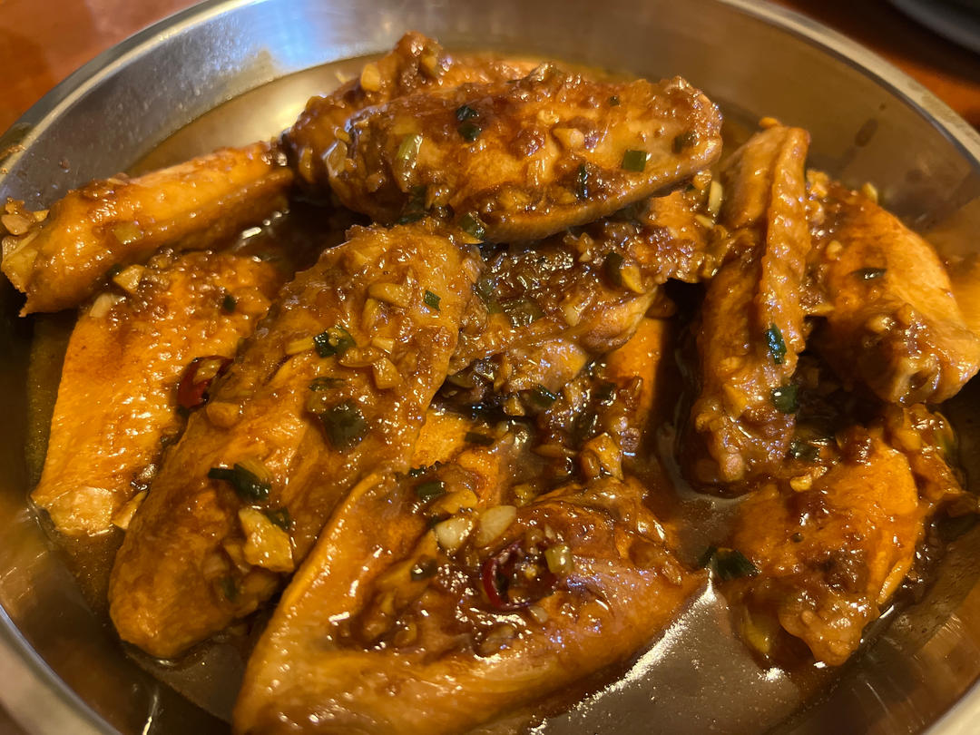 外婆教我的红烧鸡翅·连汤汁都狠好吃！！！