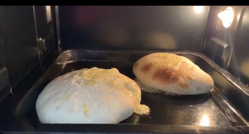 《Tinrry+》爆浆拉丝榴莲芝士饼