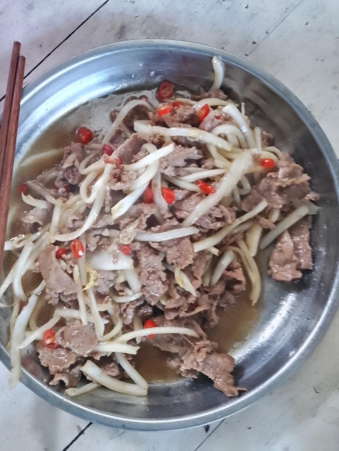 下饭神器又来了，试试这道白菜梗炒牛肉！！