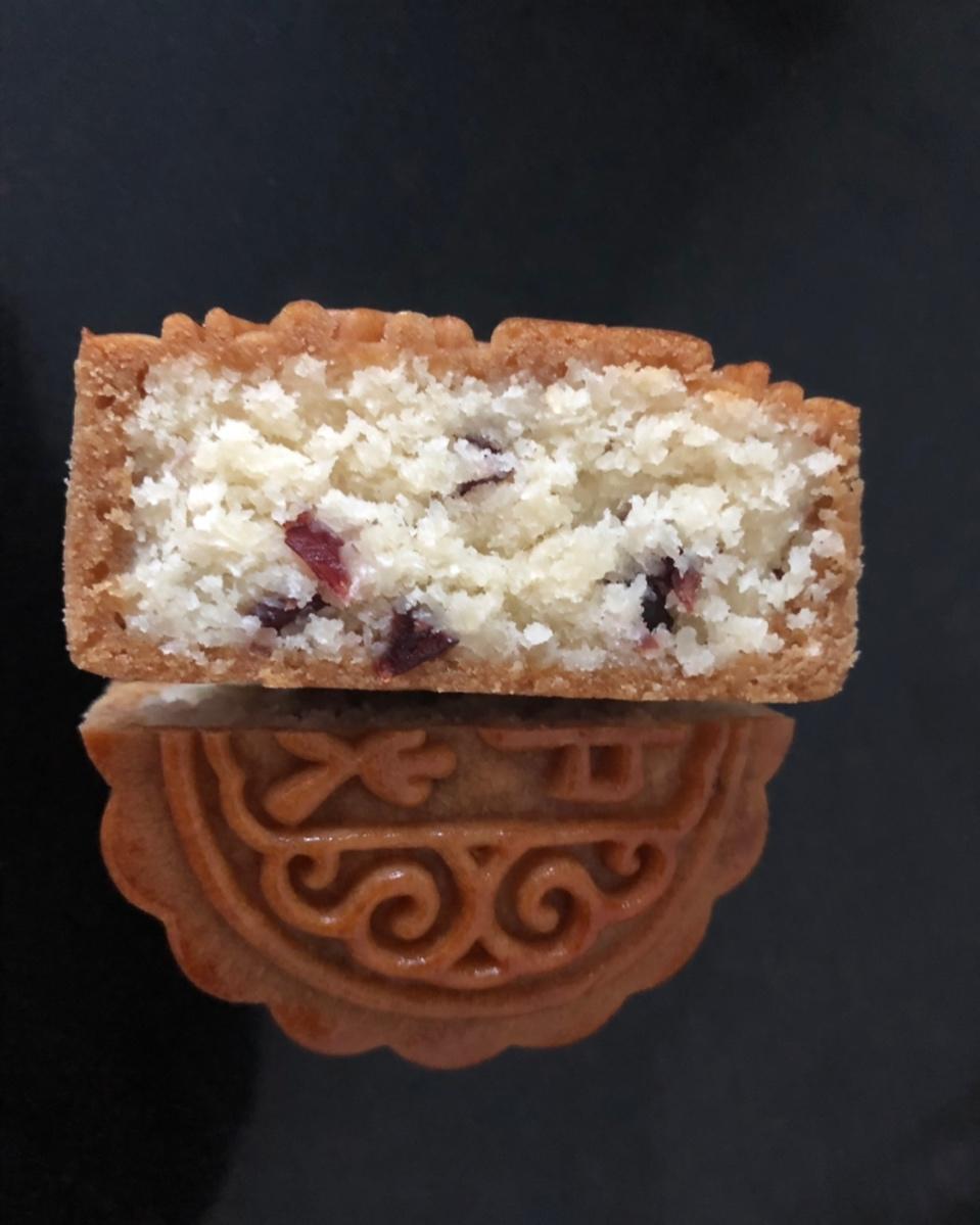 椰蓉蔓越莓月饼（不含糯米粉、淀粉）