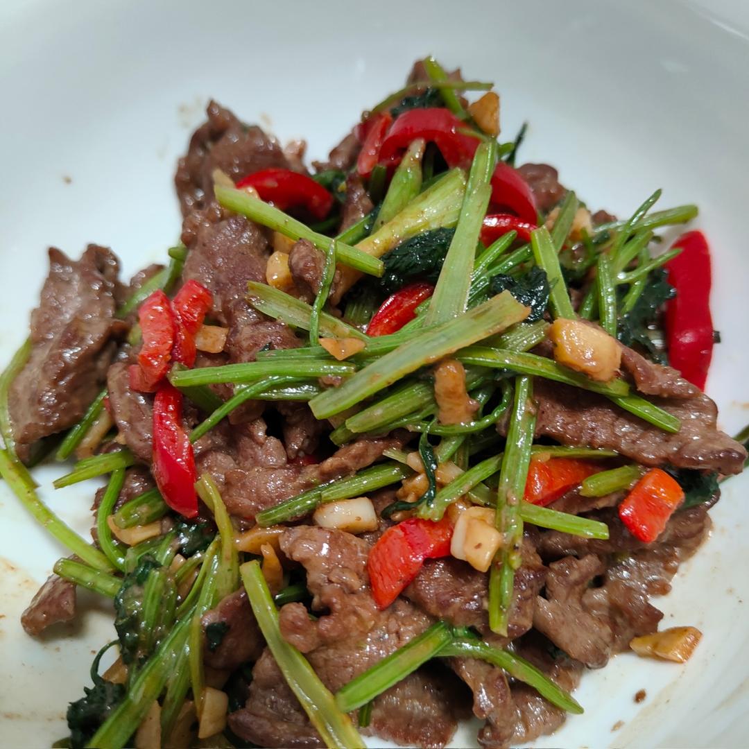 小炒黄牛肉，肉嫩味香！太好吃了简直是米饭杀手！