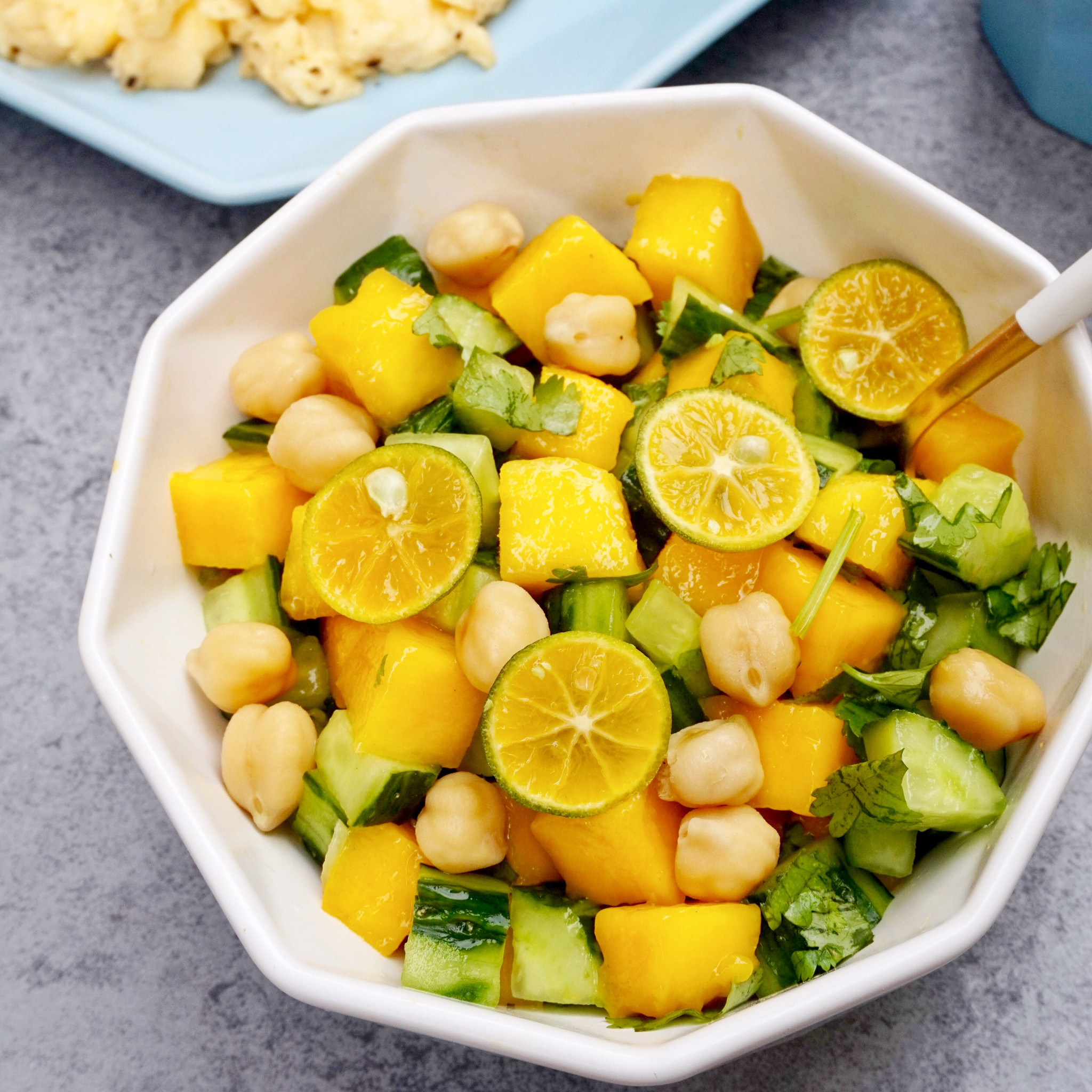 1c冰冰做的牛油果芒果沙拉