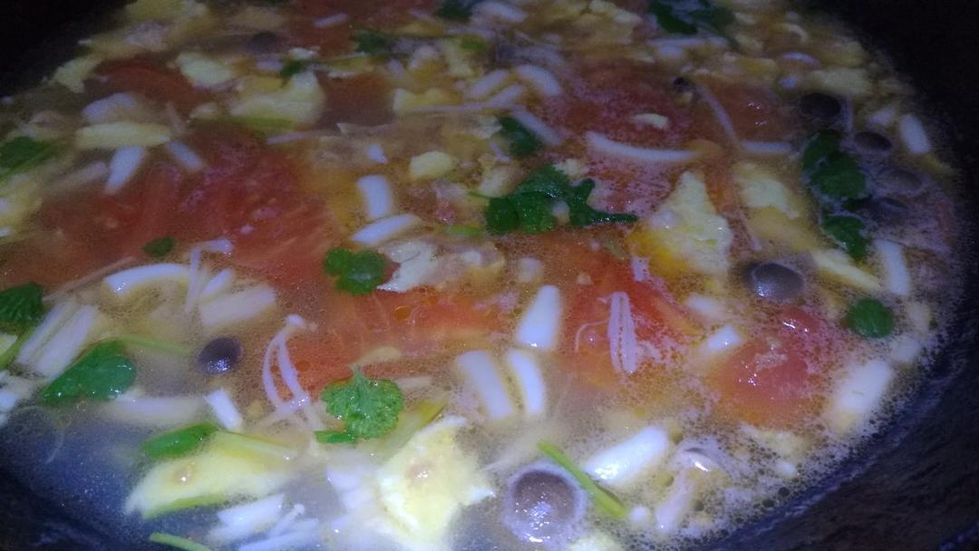 西红柿菌菇豆腐汤