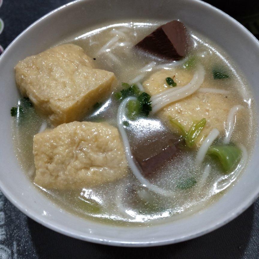 补铁鸭血粉丝汤