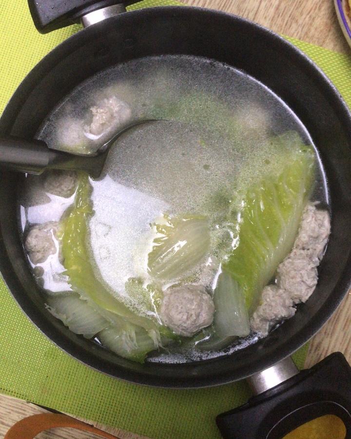 小白菜氽丸子