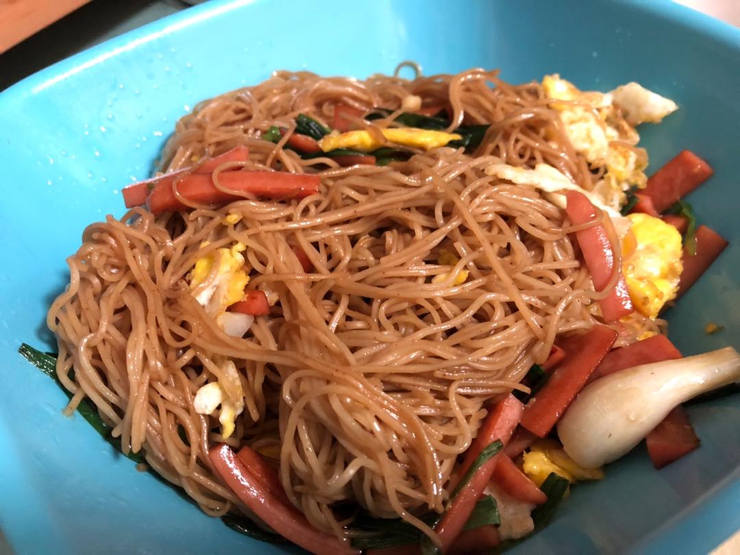 豉油皇银芽炒面