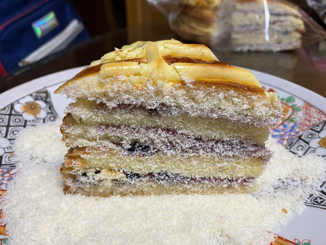 复刻一下最近很火的蓝莓椰丝面包~~