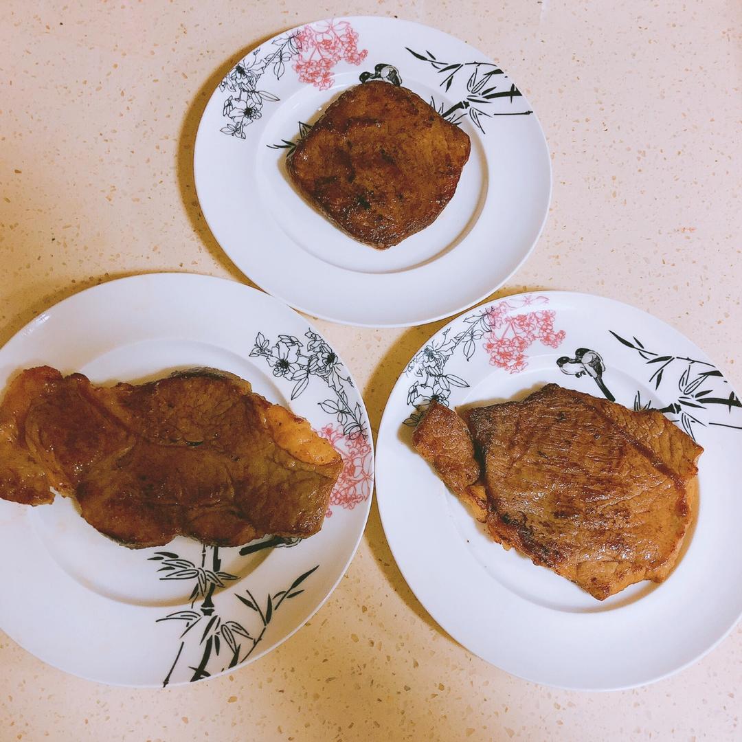 四分钟煎好一块鲜嫩多汁的牛排