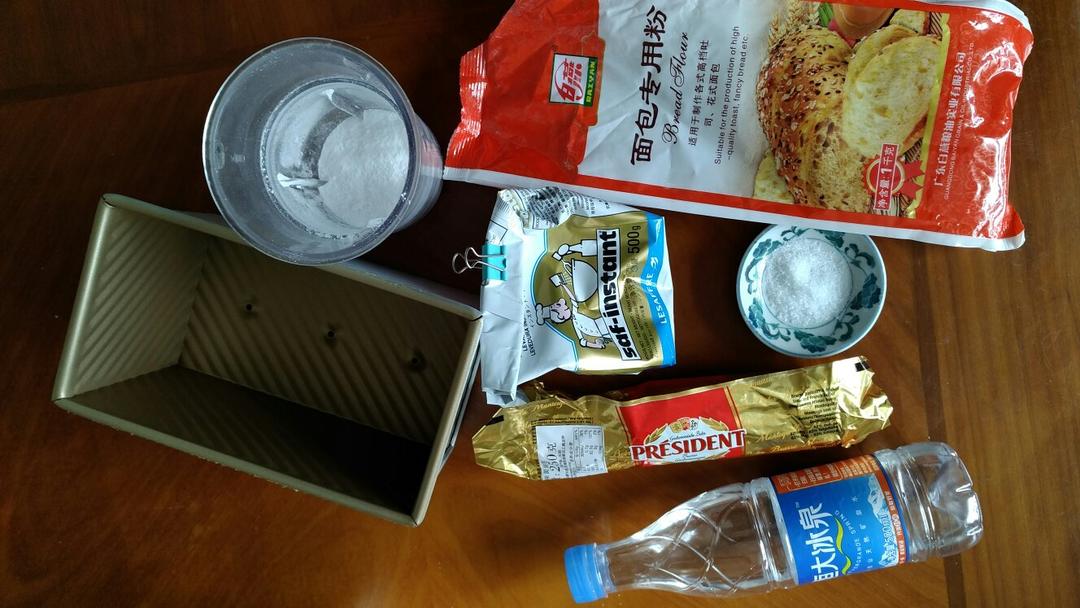 纯奶手撕吐司的做法 步骤1