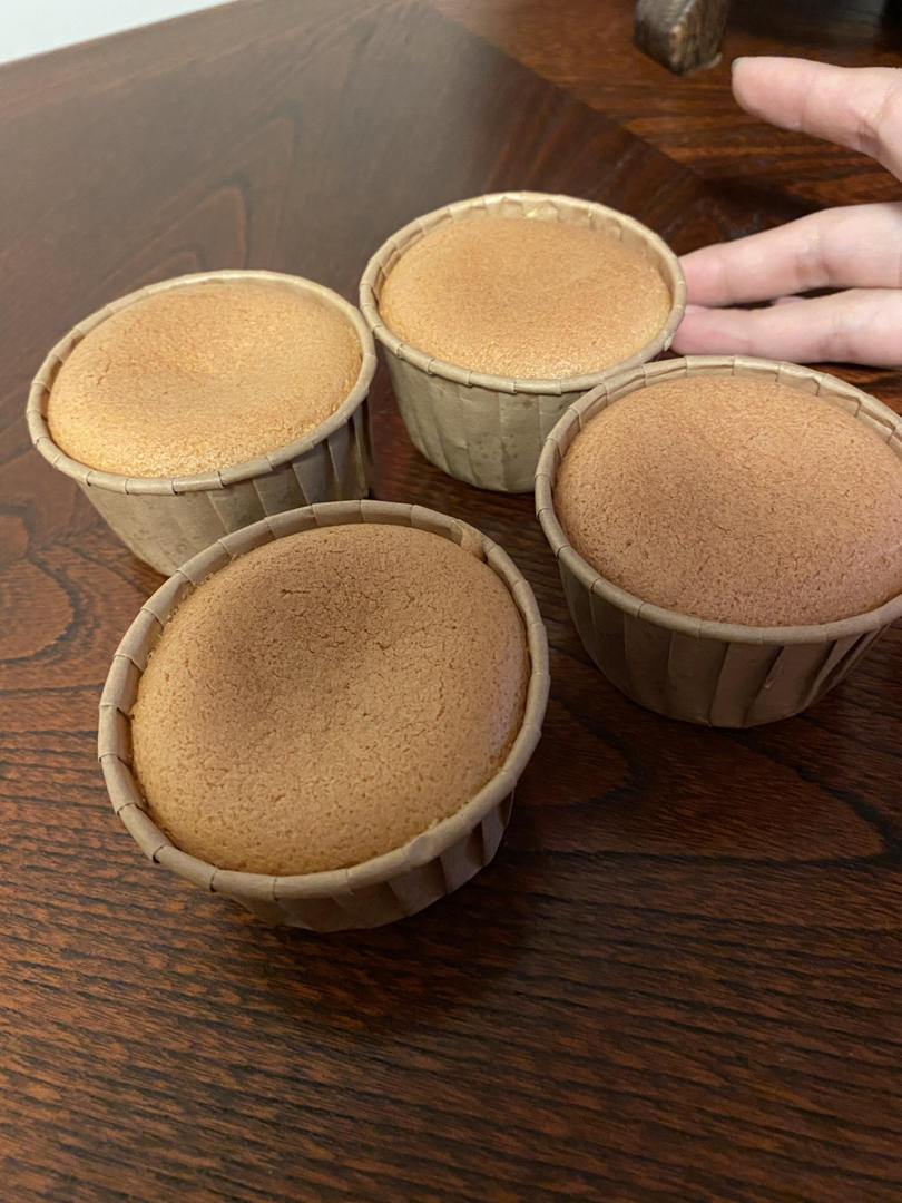 不塌不裂的纸杯戚风蛋糕