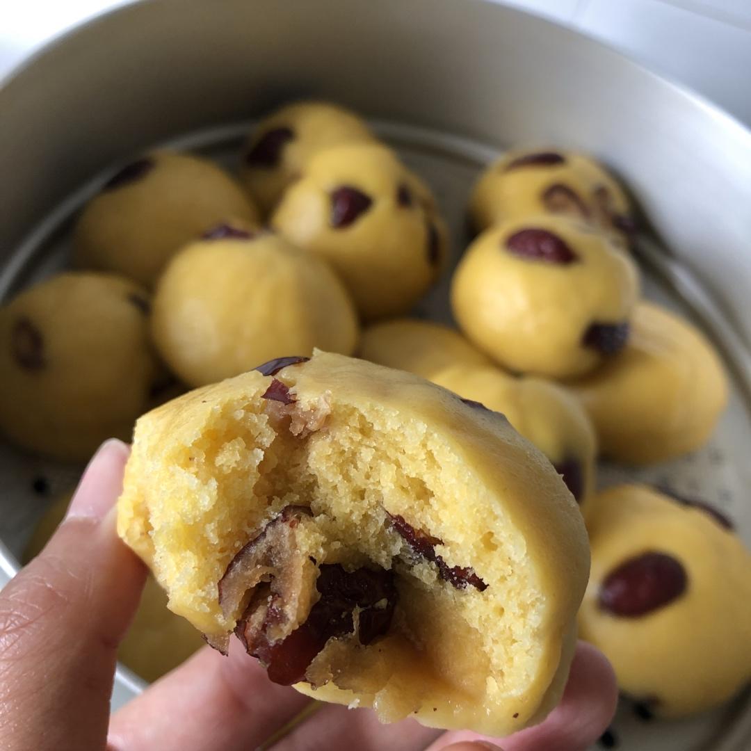 野生面包师傅做的玉米红枣窝窝头(无敌健康)