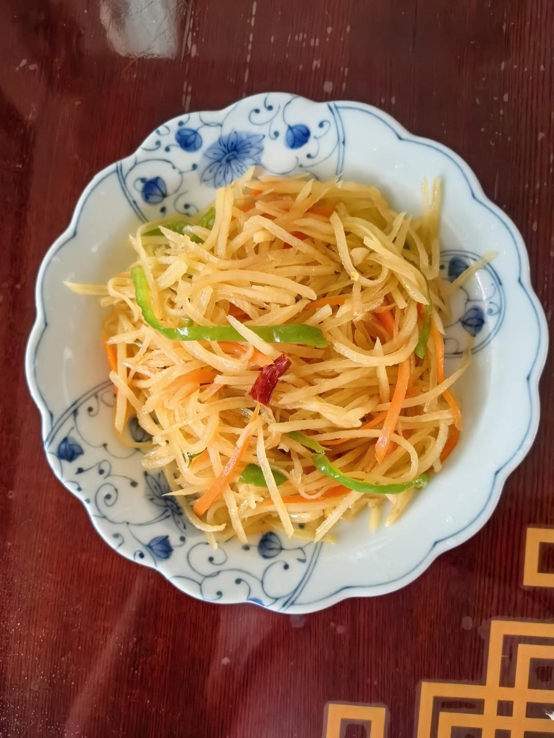 炝拌土豆丝｜减脂期也不能少的优质碳水