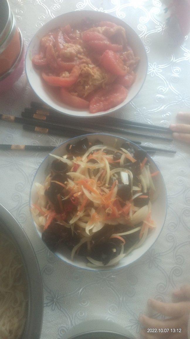 凉拌洋葱木耳–通血管开胃快手凉菜