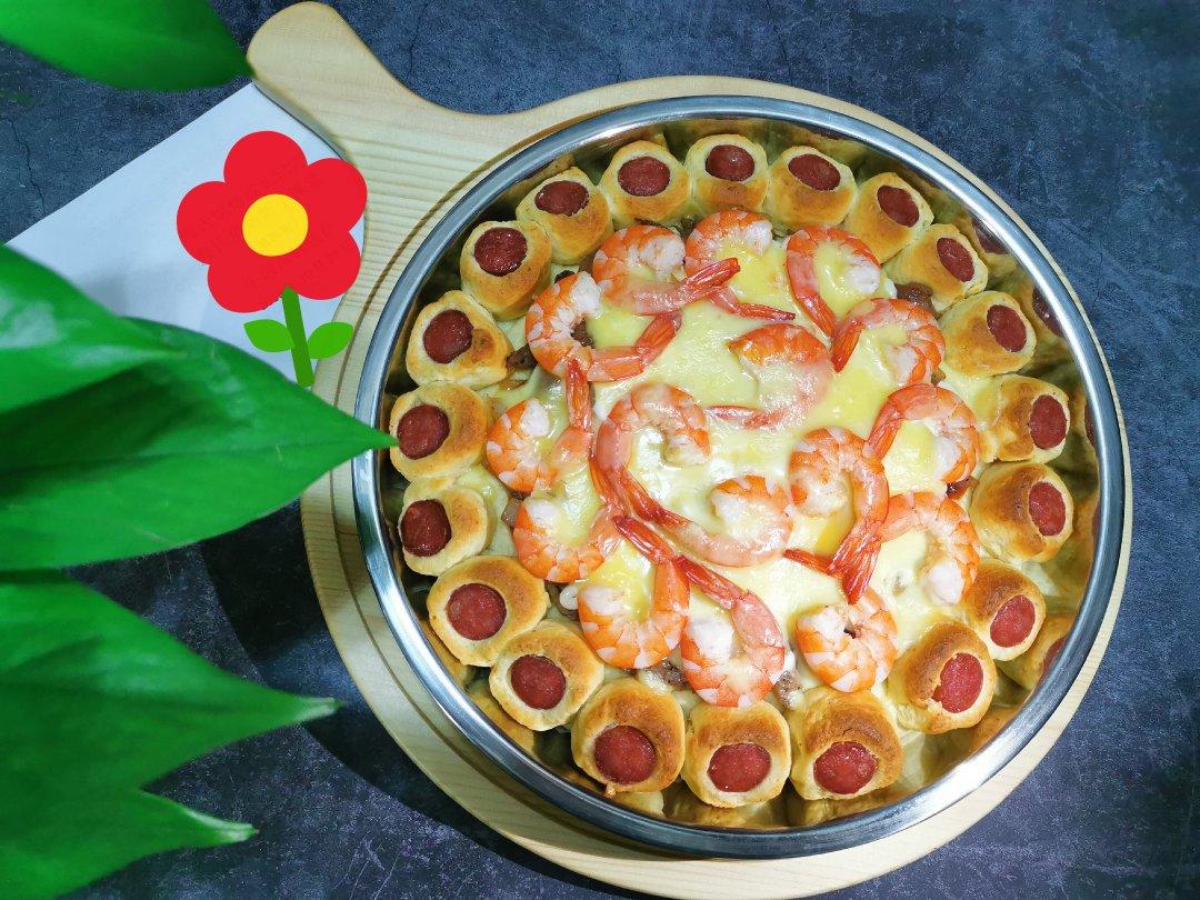 火腿花边披萨