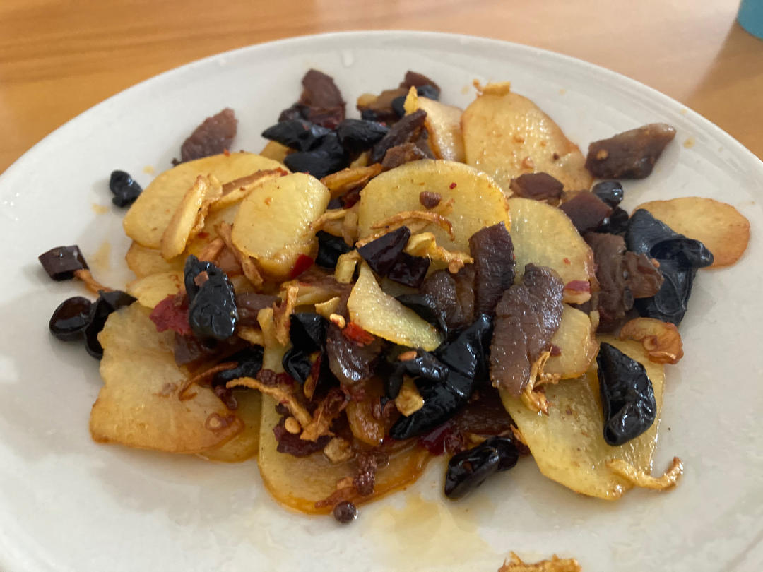 土豆片炒腊肉 下饭神器