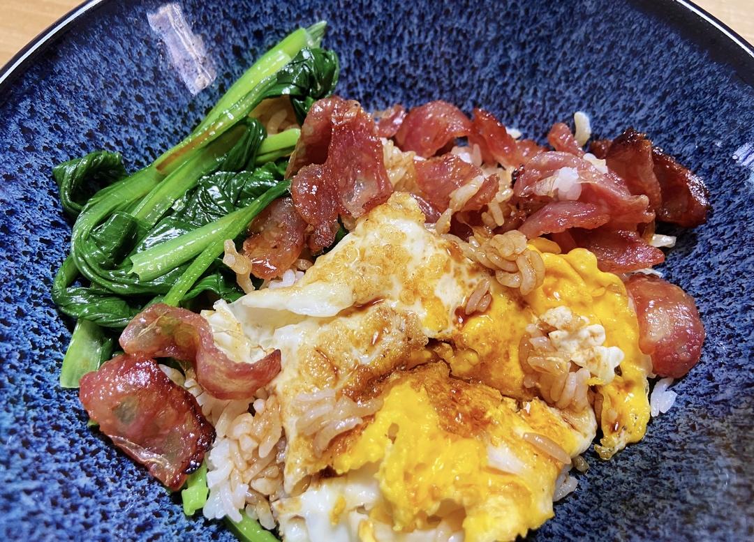 腊味煲仔饭，20分钟饭菜同出