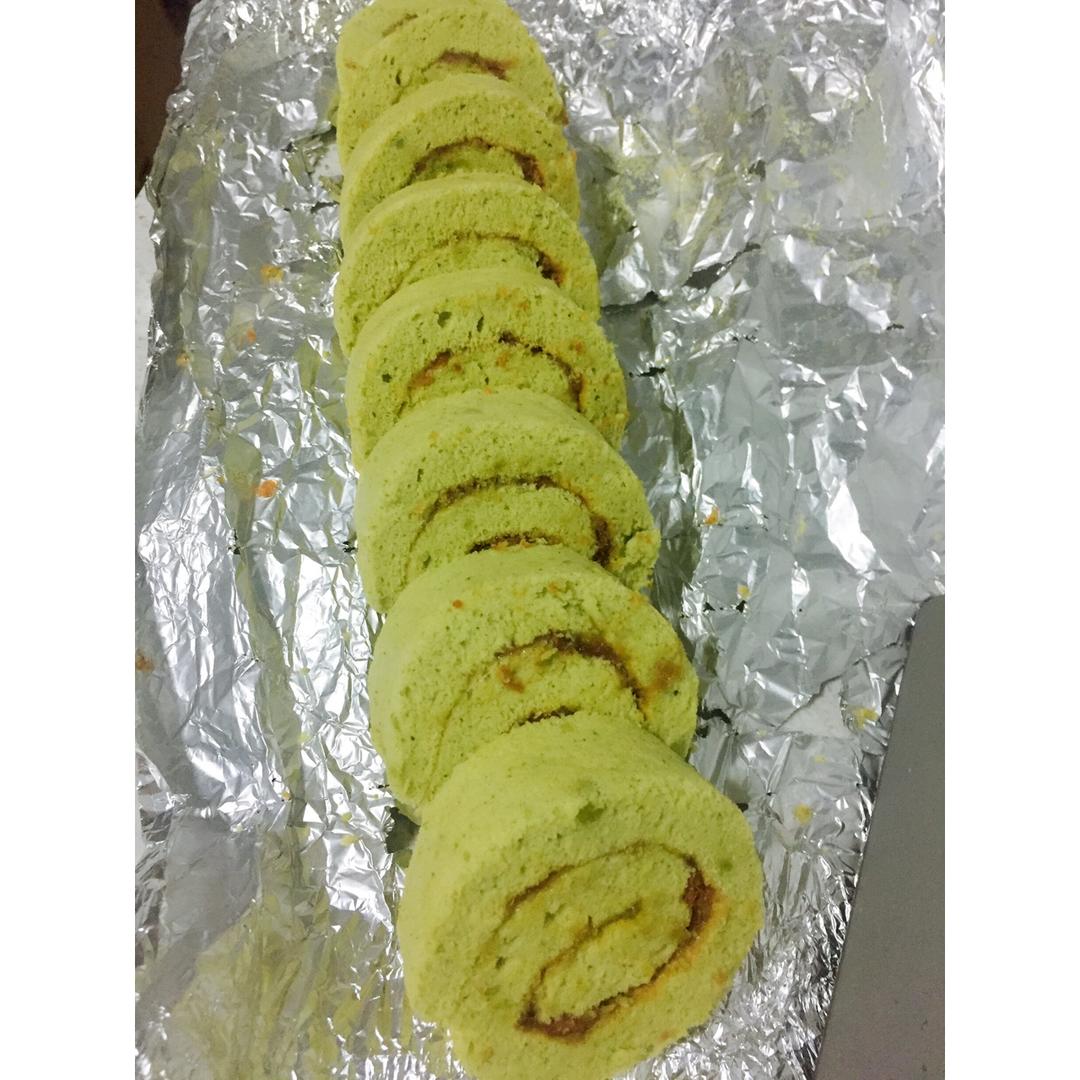 抹茶戚风蛋糕卷