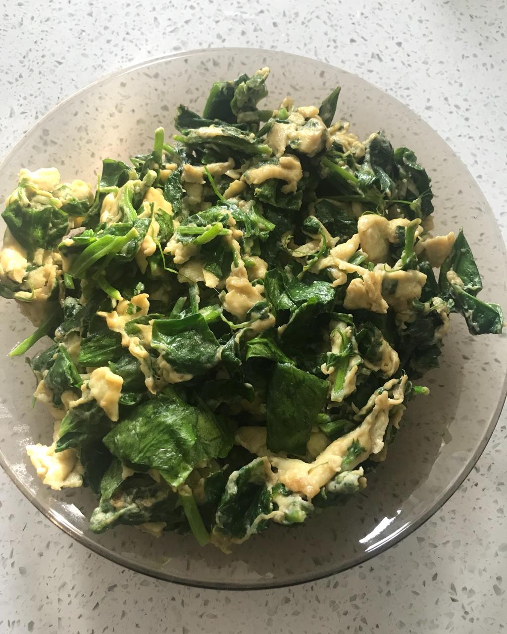 豌豆尖摊鸡蛋