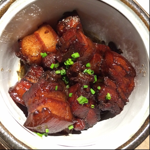 吃着碗里望着锅里的红烧肉