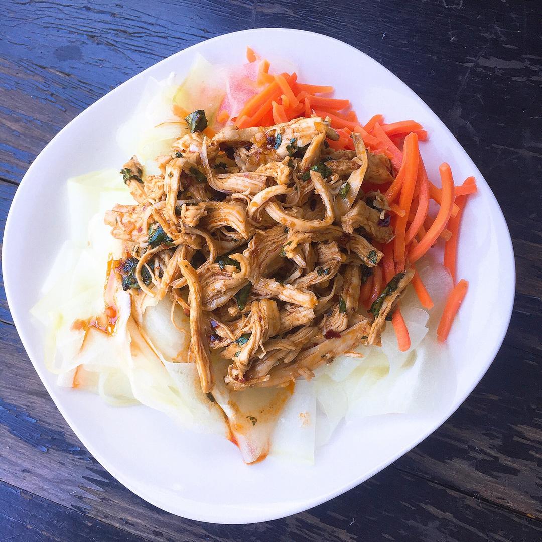 家常香嫩手撕鸡