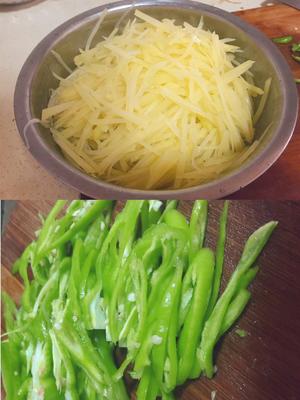超简单青椒土豆丝的做法 步骤3