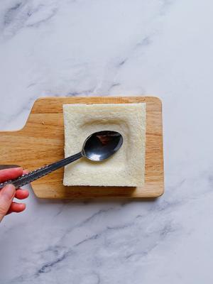 美味早餐❤️芝士太阳蛋吐司🍞简单又好吃的做法 步骤6