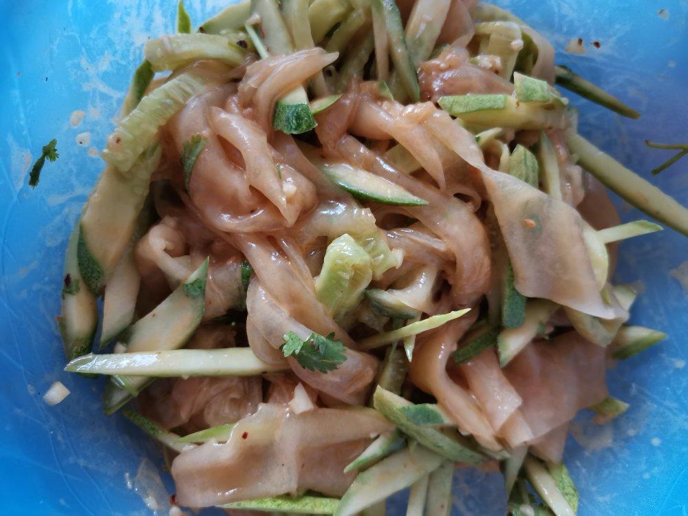 东北拉皮拌黄瓜