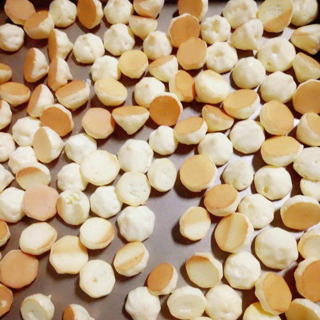 入口即化的蛋黄溶豆