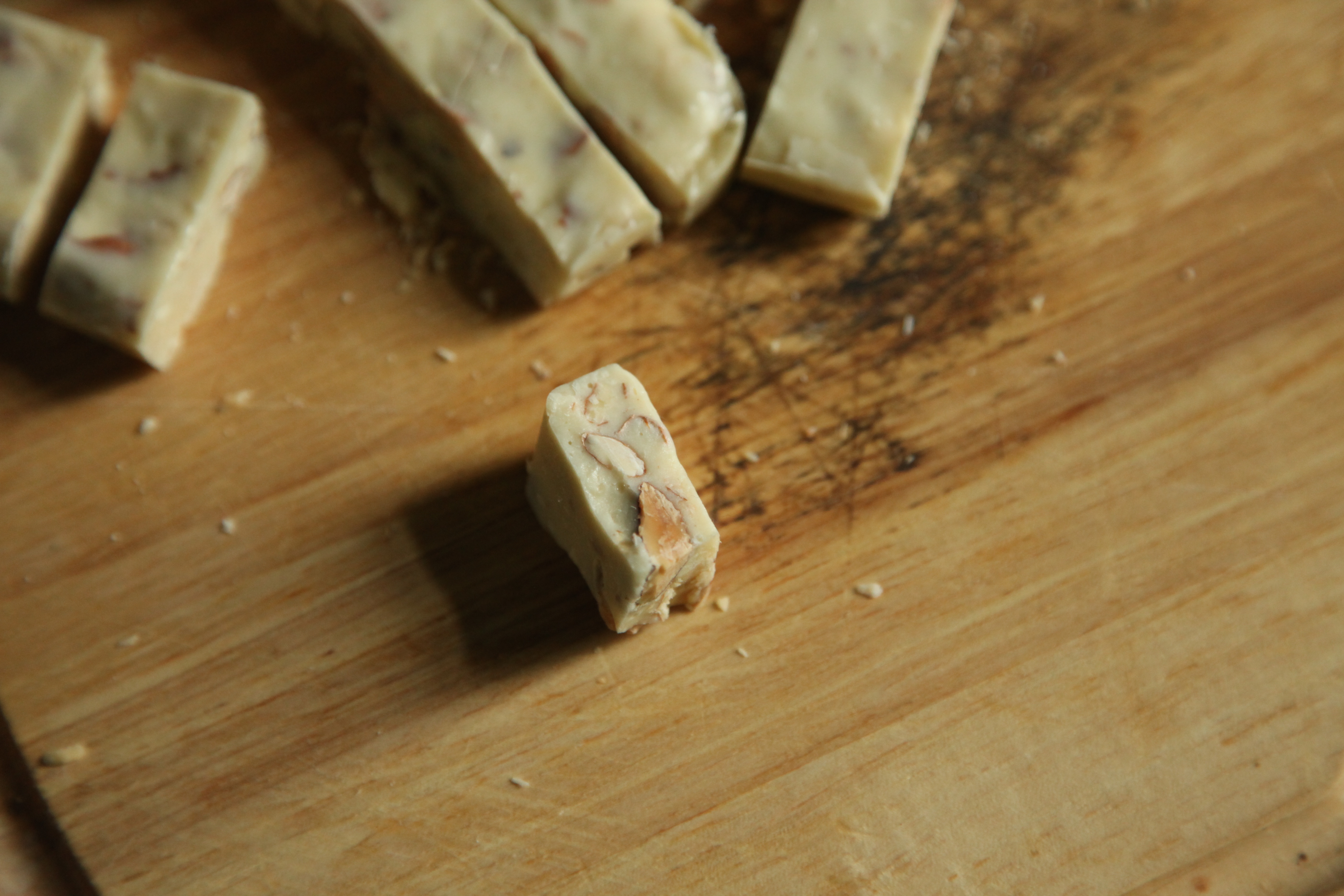 多味花生牛轧糖