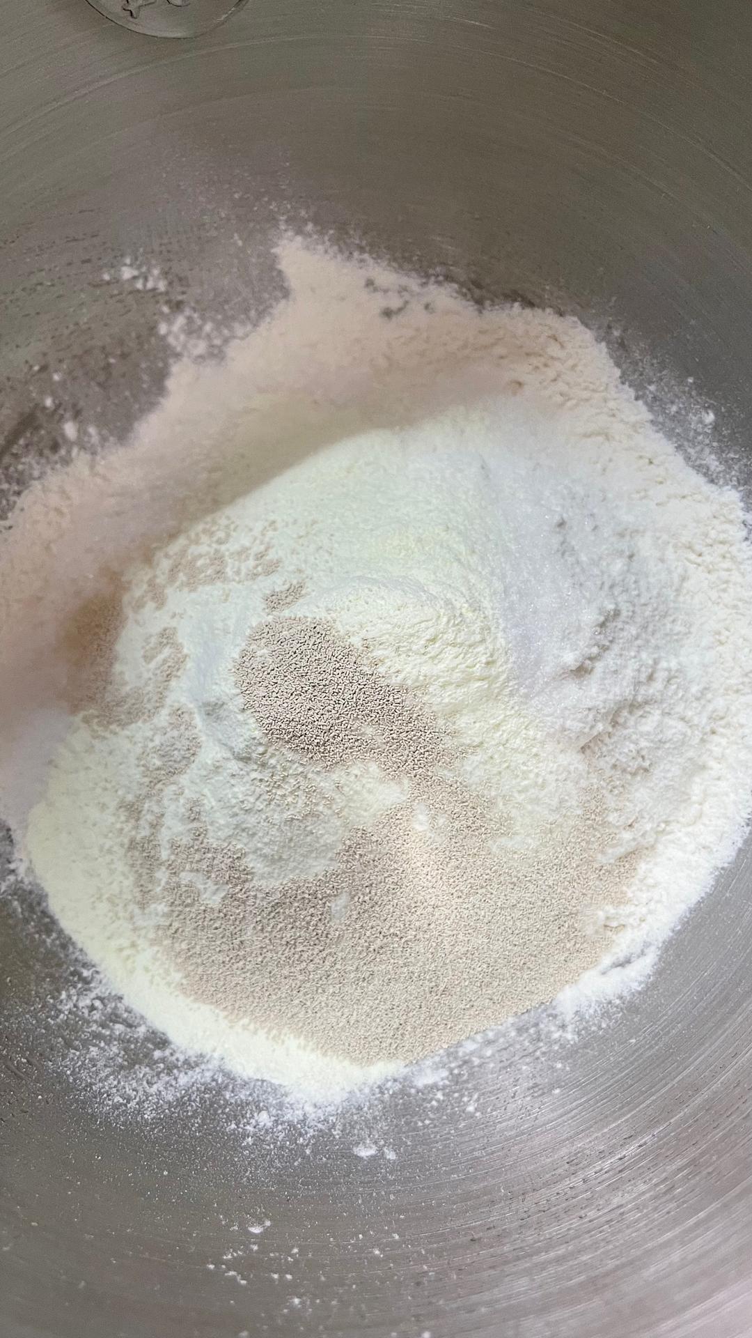 纯奶手撕吐司的做法 步骤1