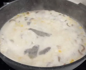 奶油蘑菇玉米汤的做法 步骤4