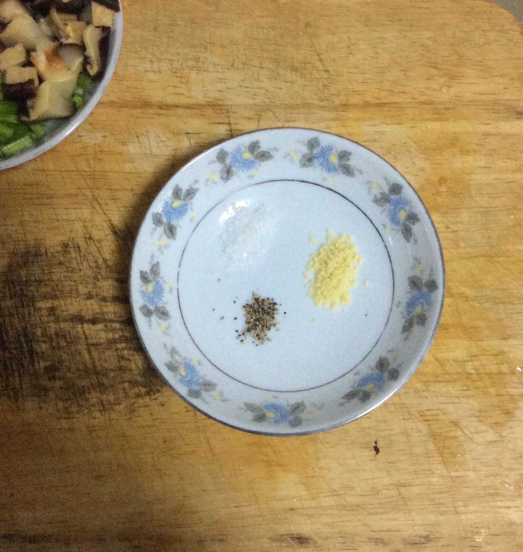 香糯香菇粥（电饭煲也能做出的美味“一人食”）的做法 步骤2