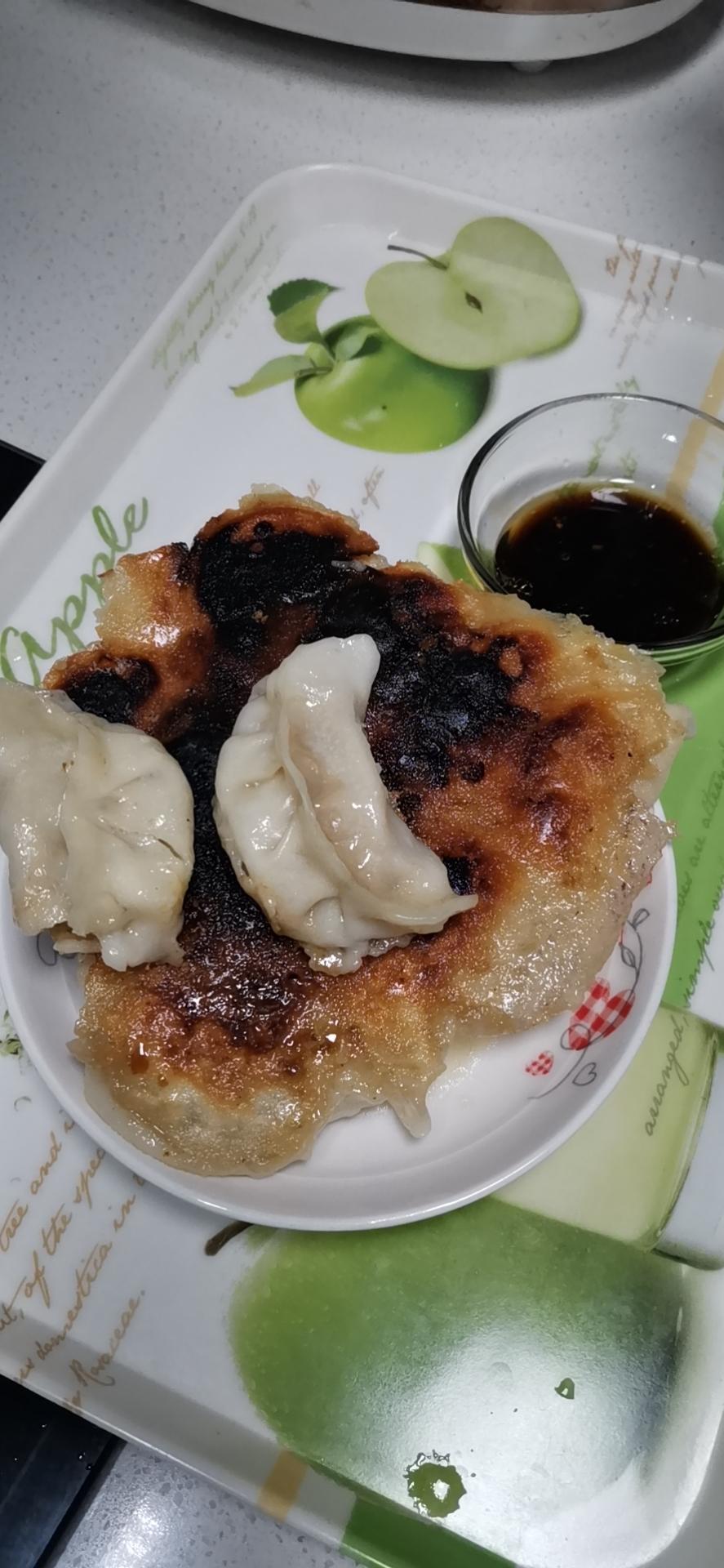 冰箱冷冻水饺做煎饺