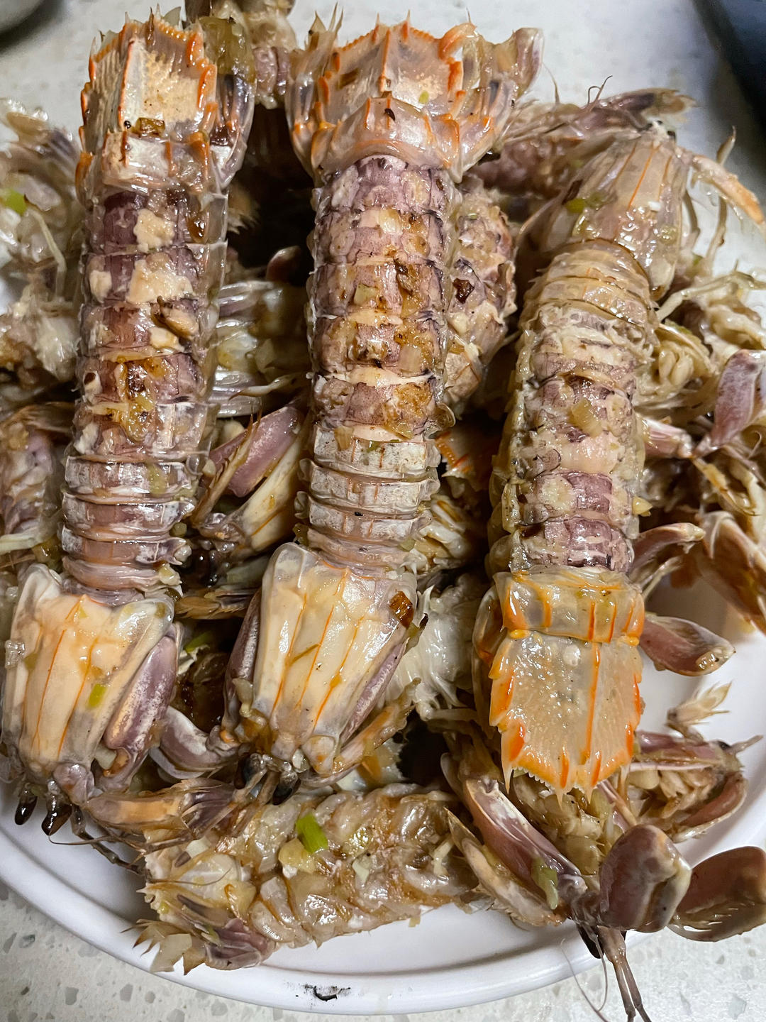 无油炸版的椒盐皮皮虾和巧拨虾壳的方法