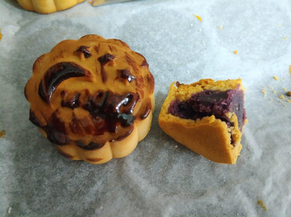 广式月饼—蛋黄莲蓉月饼