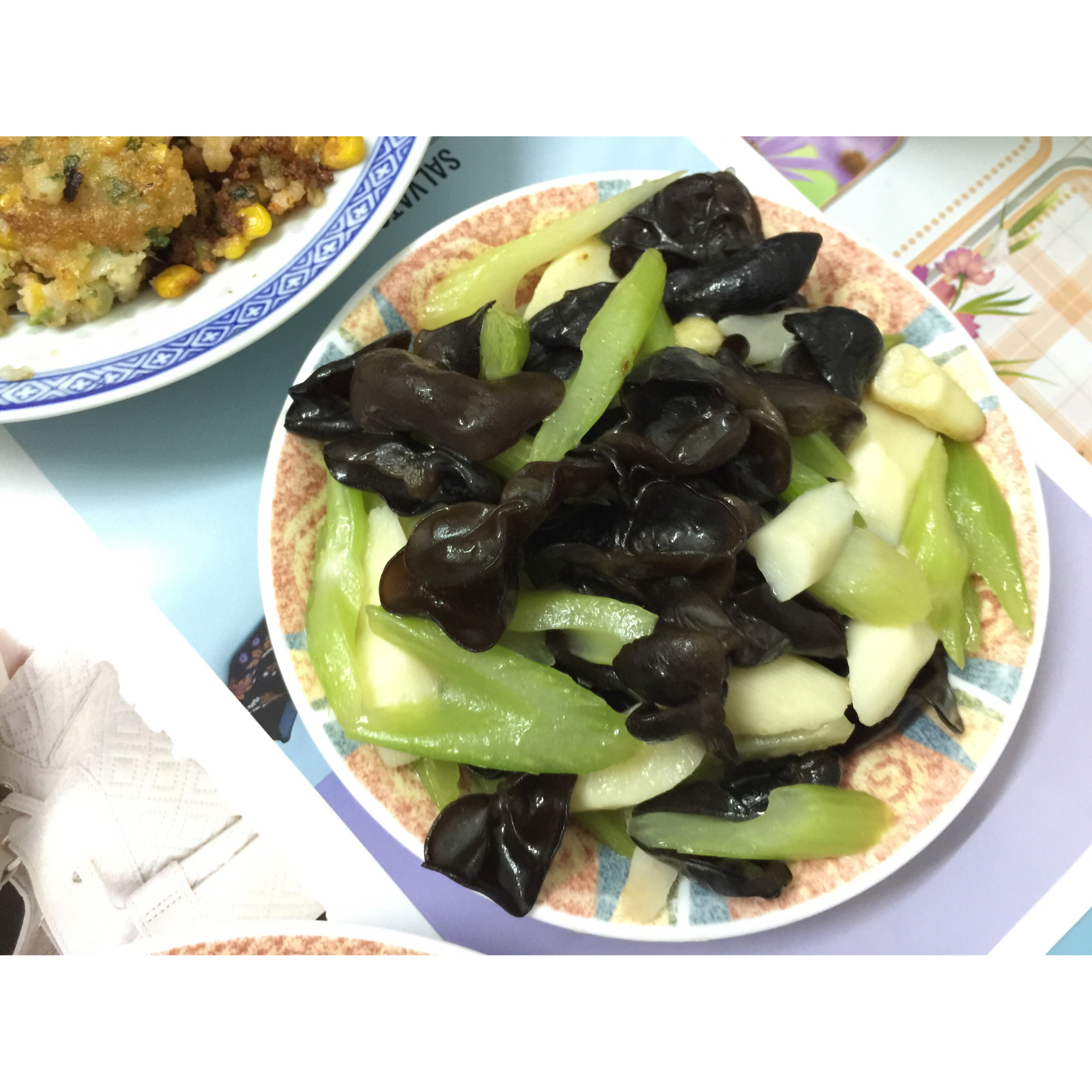 木耳山药炒西芹