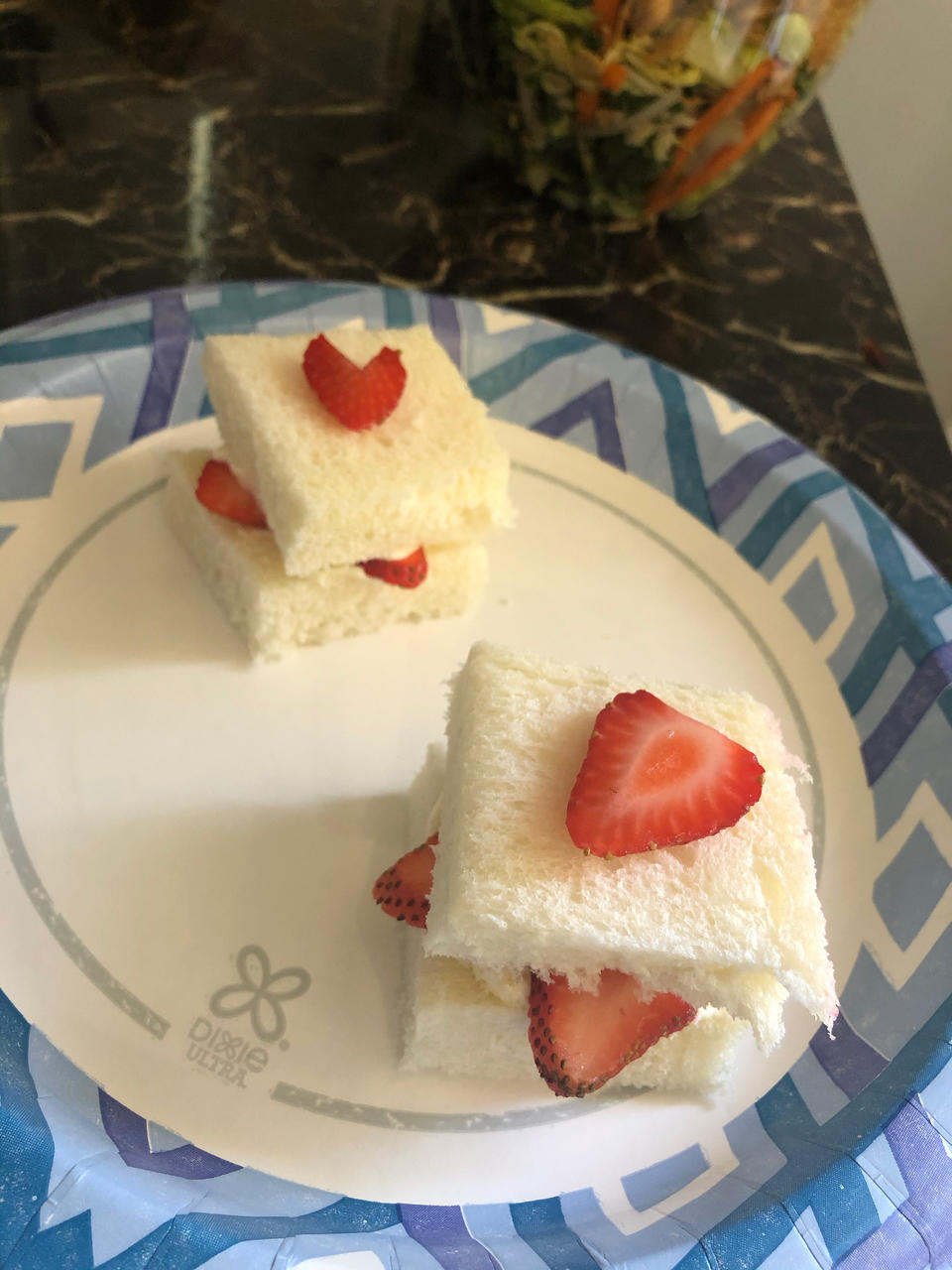 草莓马斯卡彭三明治