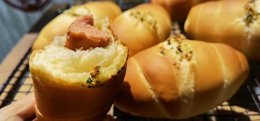 蒜香火腿肠面包(小热狗)给无肉不欢的你～孙小美的手作