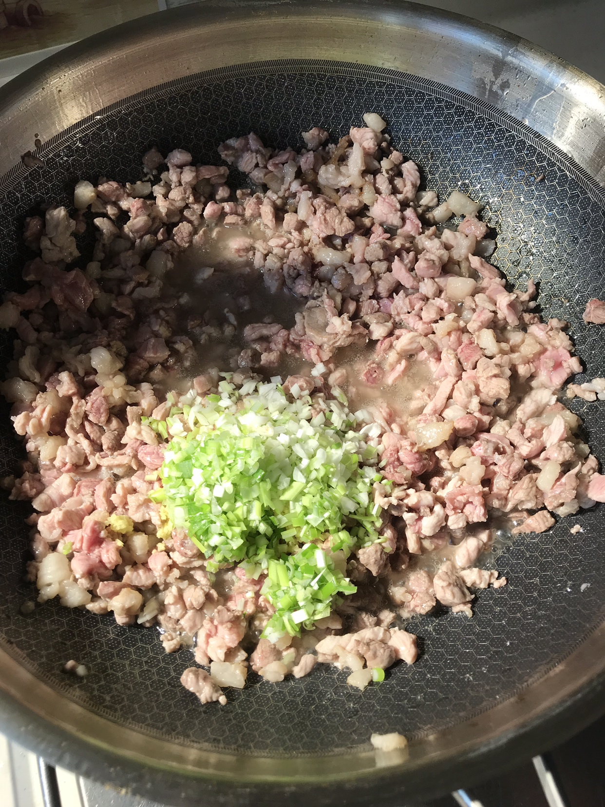 堂妈小厨——金牌韭菜肉丁水煎包的做法 步骤13