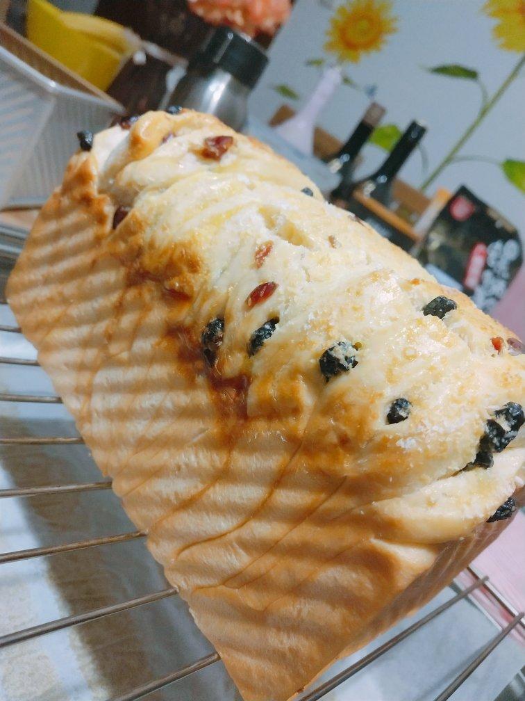手撕蔓越莓炼乳吐司