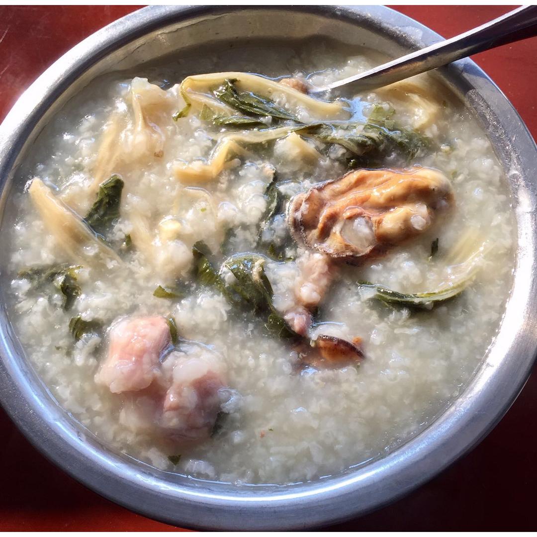 米欧哦做的菜干蚝豉咸猪骨粥