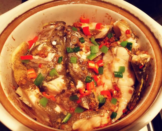 砂锅焗蒜香桂鱼（超级下饭）的做法