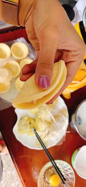 蛋挞皮榴莲酥🥐                               含酸奶爆浆🥛的做法 步骤4