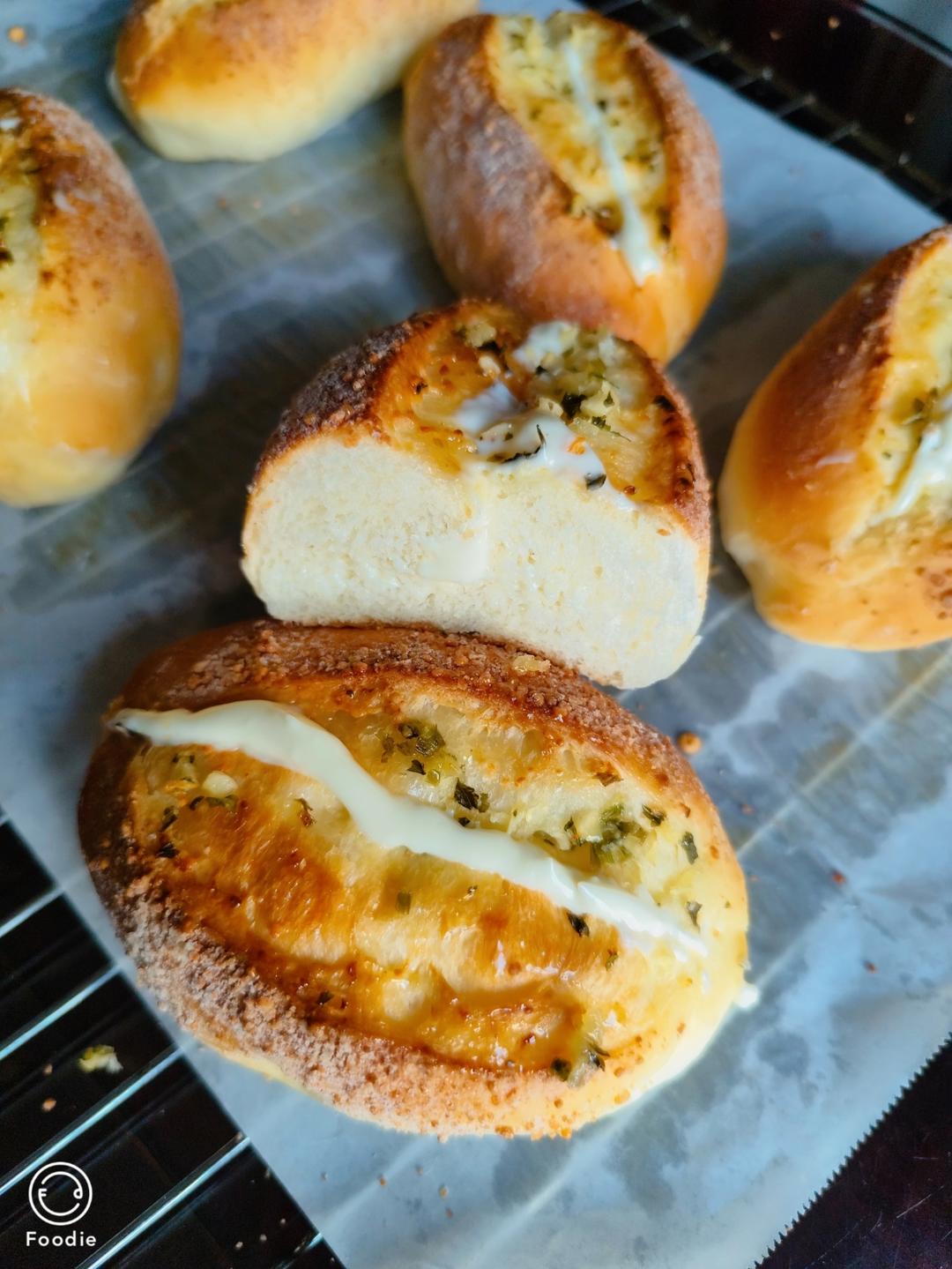 吃10年也不过时 黄金芝士条面包 松软咸香 在家轻松做 出炉被秒光